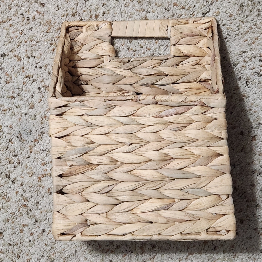 Woven Hyacinth Hanging Basket w/ Handle NIB